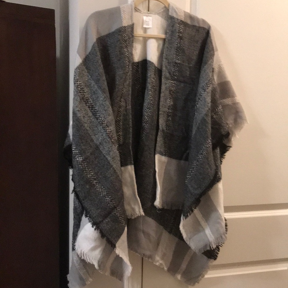 Plaid Shawl, like new - Picture 1 of 2